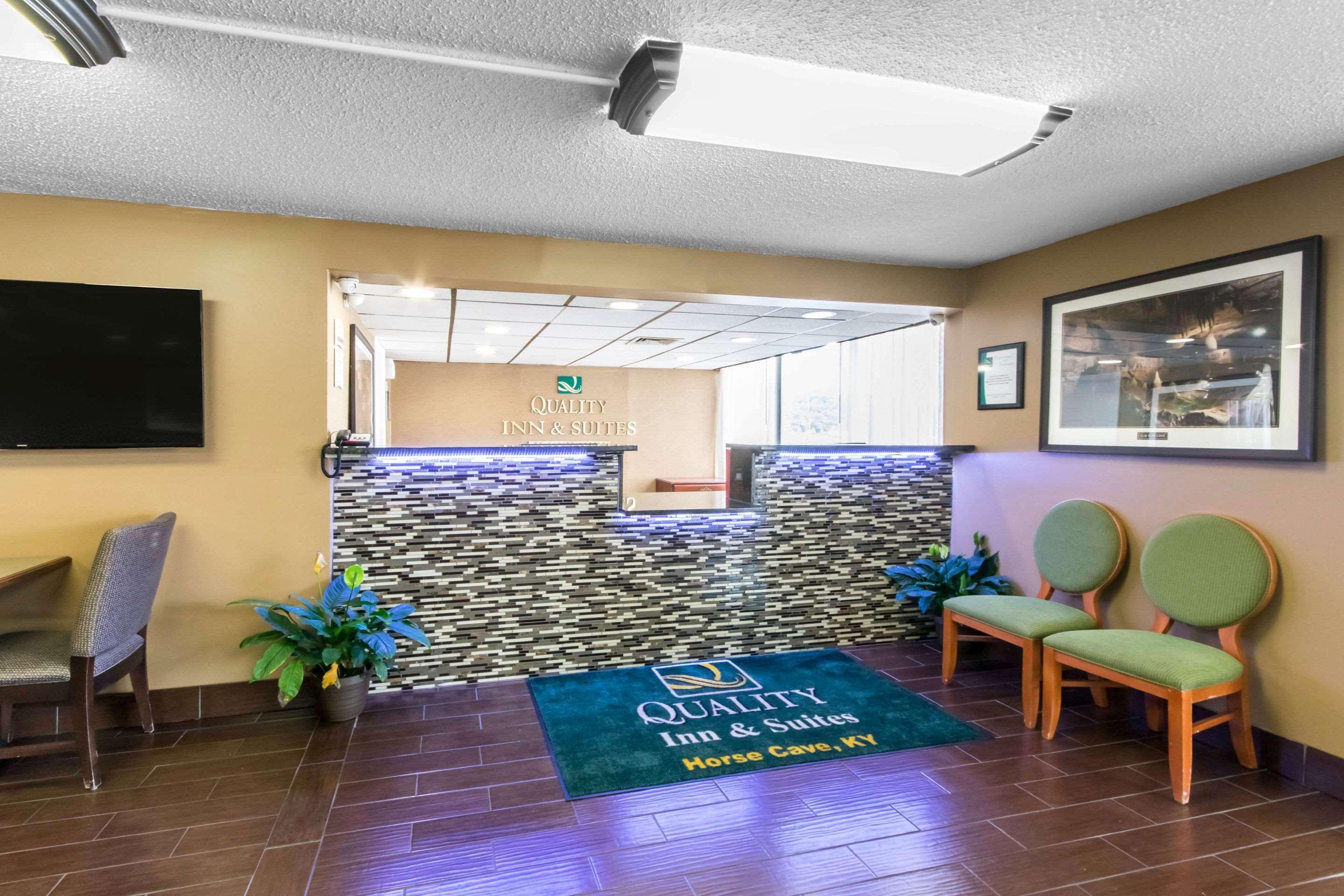 Quality Inn & Suites Horse Cave Exterior photo