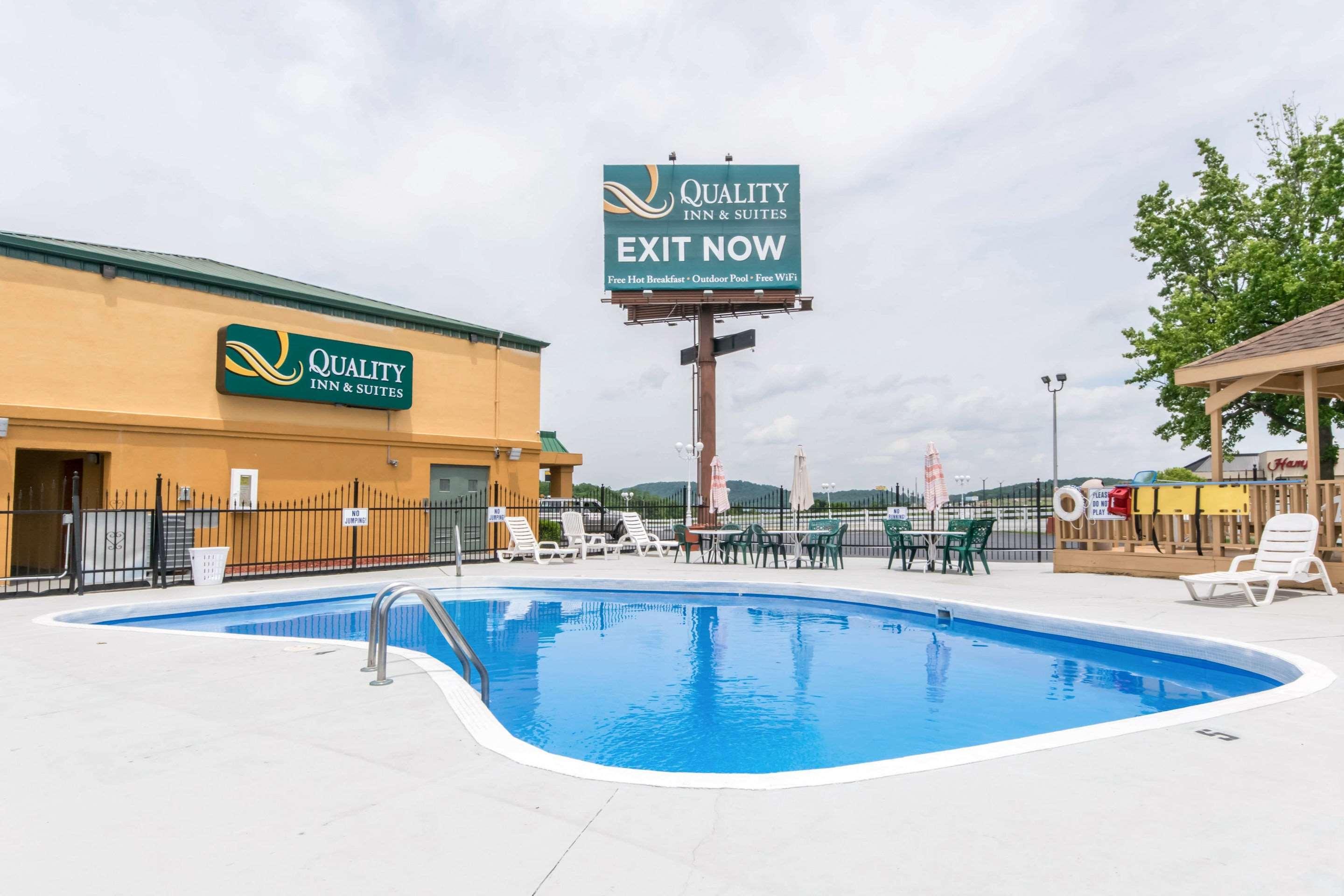 Quality Inn & Suites Horse Cave Exterior photo